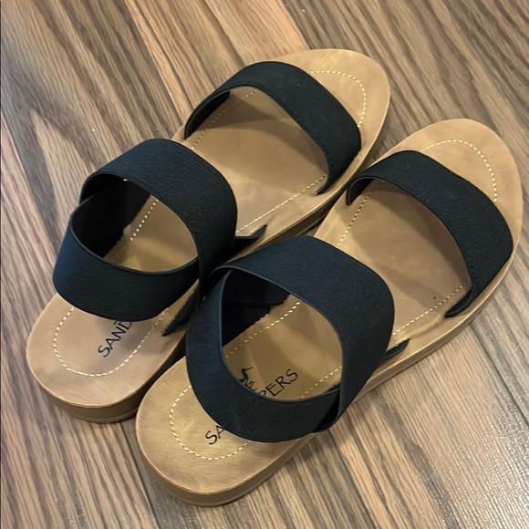 SANDPIPERS Women's RAE Black Strappy Sandals size 7 - Picture 3 of 9